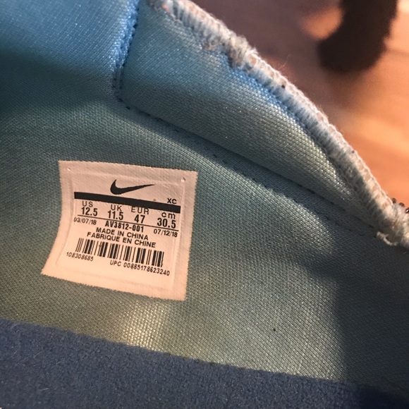 Nike Shose - Picture 2 of 8